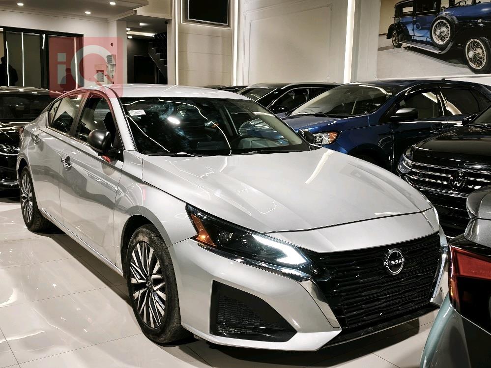 نيسان ألتيما